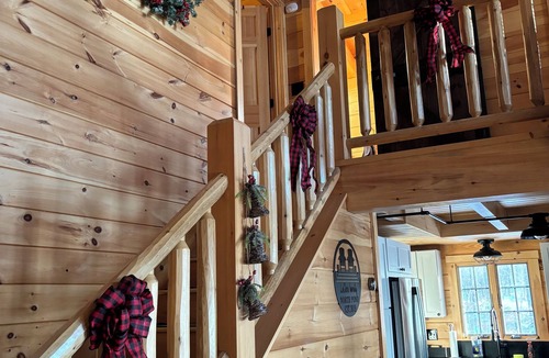 Smithfield House | Cozy 2-bedroom lake house with loft in adorable Smithfield with AC