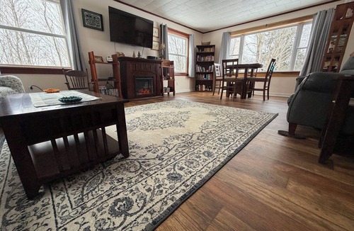 Kane Cottage | Cozy 2-BR ANF cottage w/fireplace in peaceful setting, pet friendly in Kane