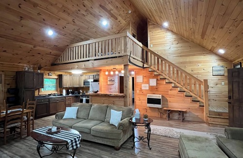 Leeper Cabin | Cozy 3-bedroom cabin in Leeper with WiFi