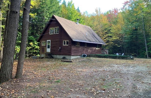 Bridgton Ski Chalet | Cozy 3-bedroom chalet in lovely Bridgton 1/4 mile from pleasant mountain Skiing