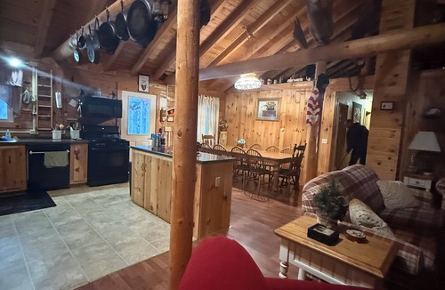 Island Falls Cabin | Cozy 3-bedroom rustic lodge in Island Falls for a relaxing getaway in nature