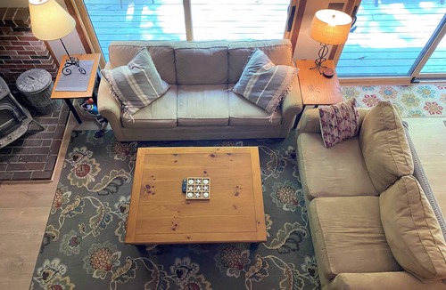 Bridgton House | Cozy 3 BR house in Bridgton, steps from Moose Pond; 3 min drive to Pleasant Mtn