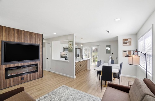 Riverside House | Cozy 3BR Modern, Family Friendly Home Close to WSU, UD & Wright-Patt AFB