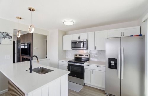Riverside House | Cozy 3BR Modern, Family Friendly Home Close to WSU, UD & Wright-Patt AFB