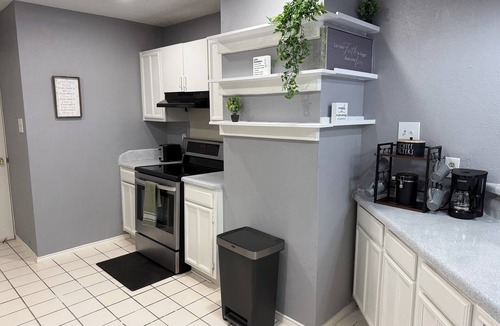 South Arlington House | Cozy 4 bedroom home in Grand Prairie,TX