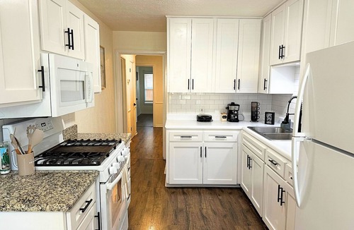 Irving House | Cozy 4BR/2BA in Irving, TX Hot Tub Game Room Near DFW Airport & Downtown