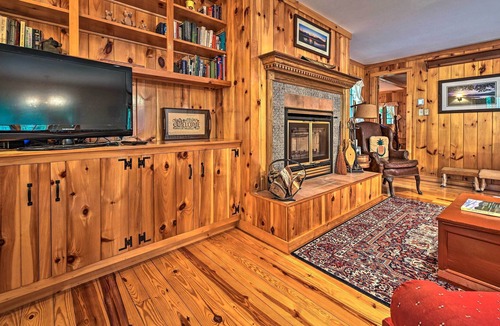 Schroon Lake Cabin | Cozy ADK Cabin with Porch: Walk to Schroon Lake!
