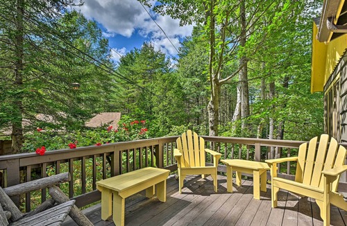 Schroon Lake Cabin | Cozy ADK Cabin with Porch: Walk to Schroon Lake!