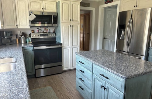 Scarborough House | Cozy All Season Beach House, only mins to Beaches, 12 mins to downtown Portland