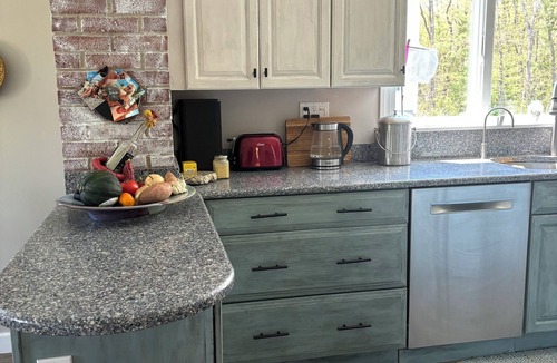 Scarborough House | Cozy All Season Beach House, only mins to Beaches, 12 mins to downtown Portland