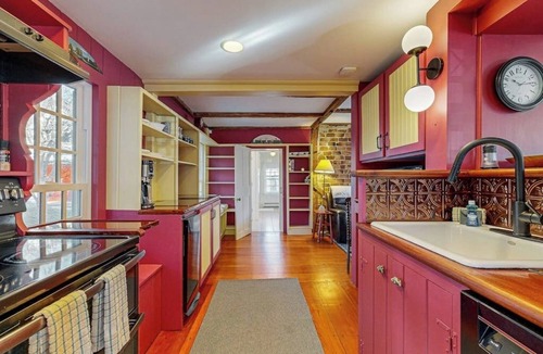 Wiscasset Apartment | Cozy apartment near the river: walk to town & local attractions