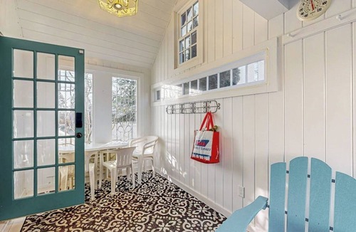 Wiscasset Apartment | Cozy apartment near the river: walk to town & local attractions