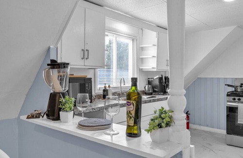 Lackawanna Apartment | Cozy apt South Buffalo