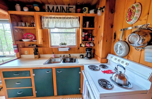 Hall Quarry Cabin | Cozy Cabin 10 Min to Acadia, Dog-Friendly!