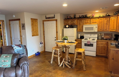 Afton Cabin | Cozy Cabin feel & picturesque views of Grand Lake!