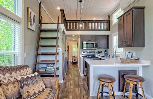 Franklin Cabin | Cozy Cabin in Enchanting Franklin with AC