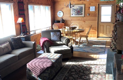 Morris Cabin | Cozy cabin near Ski Sawmill and Pine Creek