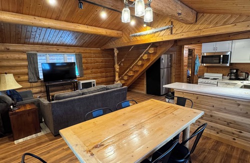 Cooper Landing Cabin | Cozy Cabin on the Kenai River