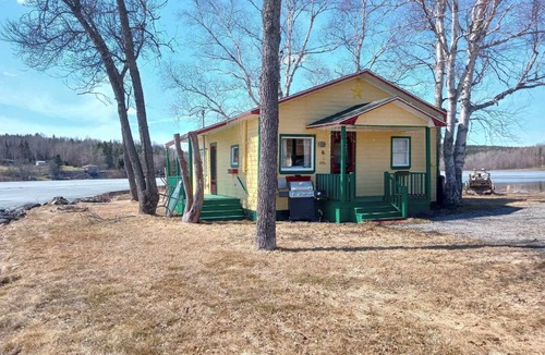 Saint Agatha Cabin | Cozy Cabin on The Lake