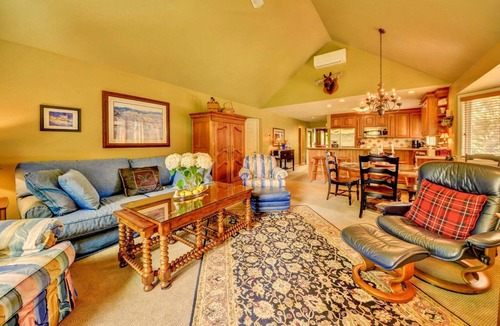 Carroll Cabin | Cozy Cabin Rental Perfect for a Family Vacation in New Hampshire