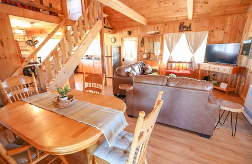 Durhamville Cabin | Cozy cabin retreat and a romantic getaway, nestled away on private property.