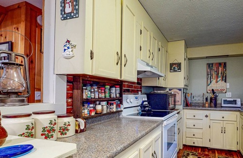 Carrabassett Valley House | Cozy cabin with fireplace - walk to town pool and Maine Trails & Huts