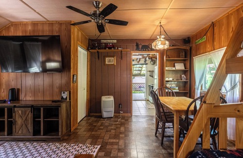 Bath Cabin | Cozy Cabin with an RV &Camper Hookup Pet Friendly Peaceful & Relaxing