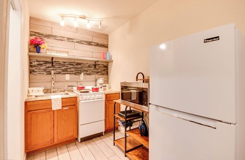 Dallas Apartment | Cozy Coop Mins to FIFA Fan Fest & Downtown Dallas