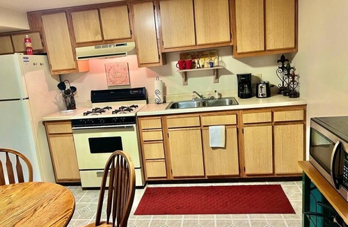 Racine Apartment | Cozy Corner 2 on Zimmerle