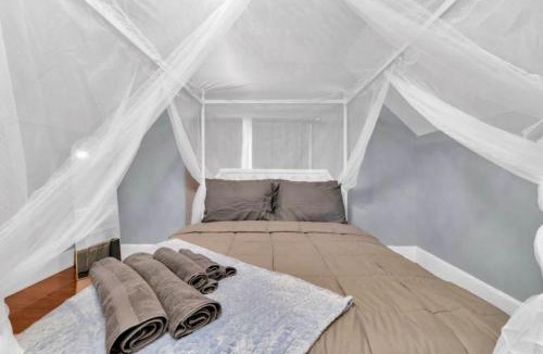 Buffalo House | Cozy Corner Buffalo Getaway