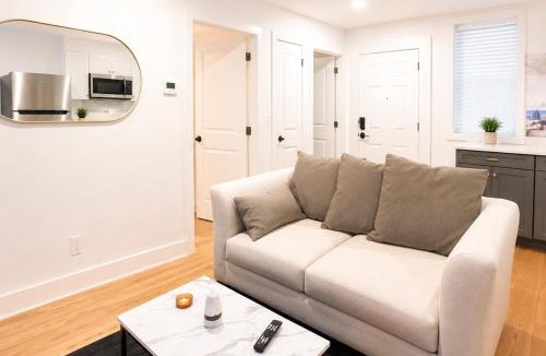 Corn Hill House | Cozy Cornhill Getaway, Free Parking KitchenWD