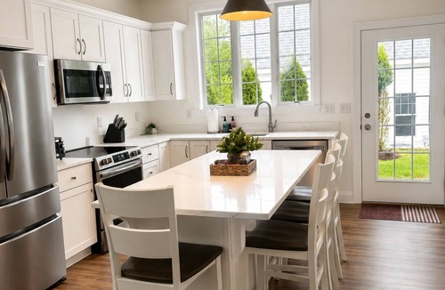 Arundel Cottage | Cozy cottage close to Wells & Kennebunk, Pools Local Beaches Family‑Friendly