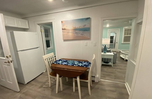 Snug Harbor Cottage | Cozy Cottage in Snug Harbor, minutes to the beach (pet friendly)