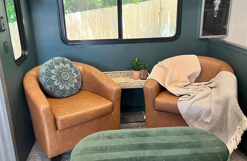 Gore House | Cozy Couple's Getaway 15 minutes from Lake Tenkiller Dog Friendly