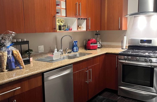 Downtown Buffalo Apartment | Cozy Downtown Buffalo 2BR/2BA near clubs, arena, dining, and nightlife.