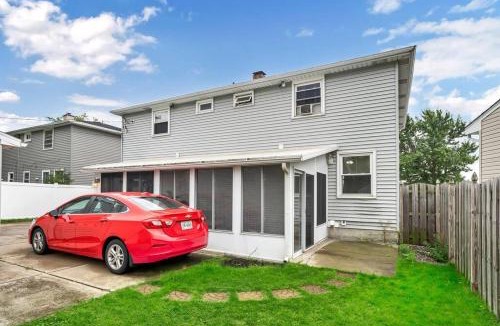 Cheektowaga Apartment | Cozy Duplex Near BUF International Airport