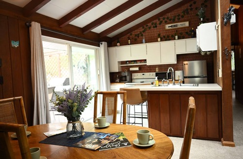 Lake Breeze Park House | Cozy Getaway in Madison- Near Lake, Wineries, and the Strip