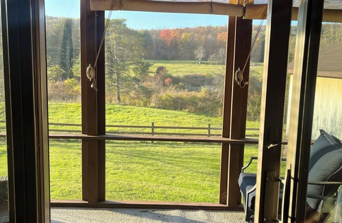 Stormstown House | Cozy Guest House on Working Farm, 15 mins from PSU/Beaver Stadium