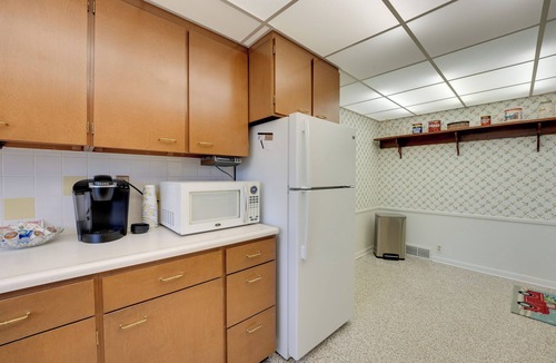 Hillsdale House | Cozy Hillsdale Home ~ 1 Mi to Baw Beese Lake!