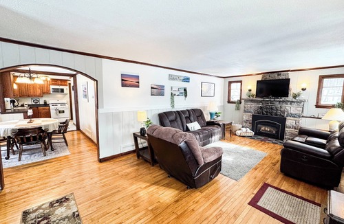 Marietta House | Cozy Historic Schoolhouse by Otisco Lake/5bedroom