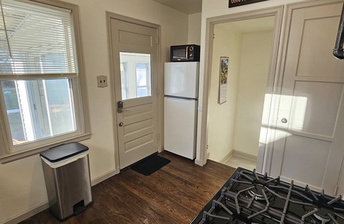 Warren House | Cozy home away from home,great for traveling professionals and short term guests