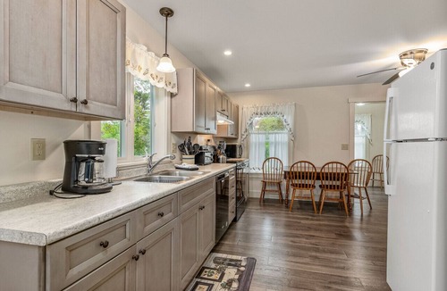 Boothbay Harbor House | Cozy Home Downtown Boothbay Harbor