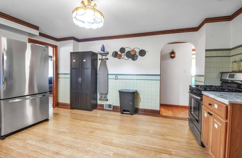 Cheektowaga House | Cozy home in Buffalo suburb with, Air Cond, 3King Beds, Wi-Fi&Free Parking
