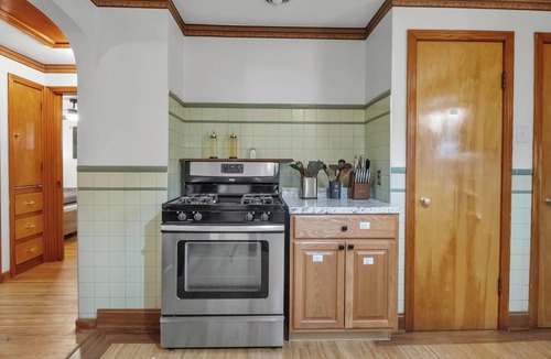 Cheektowaga House | Cozy home in Buffalo suburb with, Air Cond, 3King Beds, Wi-Fi&Free Parking
