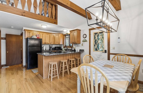 Bridgton Cabin | Cozy Hot Tub Cabin Near Pleasant Mountain Sleeps 8 Family-Friendly