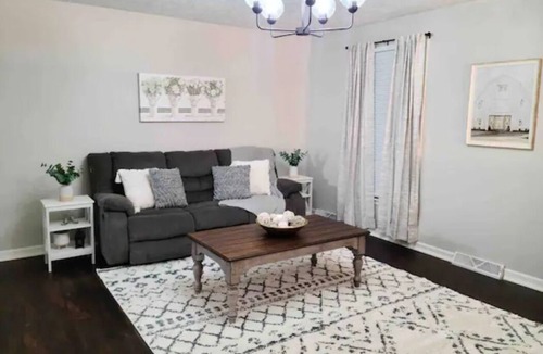 Warren House | Cozy, Howland Home Next to the Grand Resort