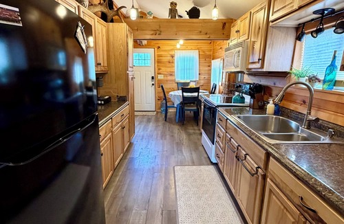 Glenburn Cabin | Cozy Lake Front Cabin minutes to Bangor and the University of Maine