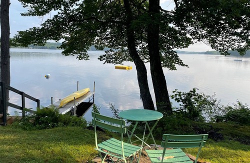 South China Cottage | Cozy lakeshore cottage, sunset, sunrise views mid Maine near coast, wifi