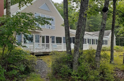 Bremen Cottage | Cozy lakeside cottage surrounded by islands providing unique privacy