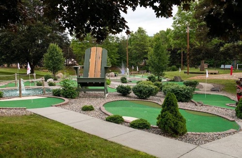 Schroon Lake Hotel | Cozy Lakeside Glamping for Couples! Explore the Adirondacks, Outdoor Pool!